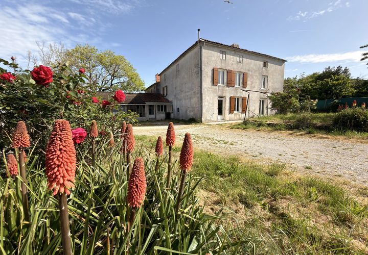 Villa i Raix, Charente, Raix - € 77.000 | Ref: BVI85281 - foto 1