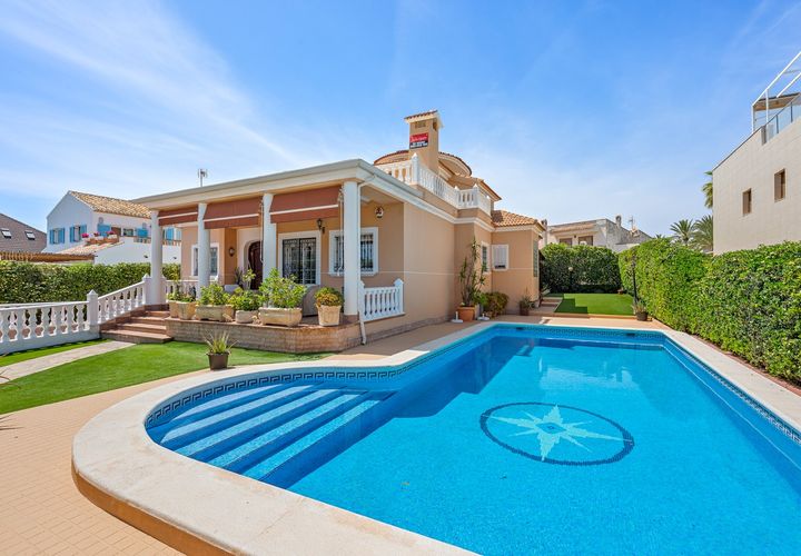 Villa a Torrevieja, Alicante, Torrevieja - € 950.000 | Ref: SB-003565 - foto 1