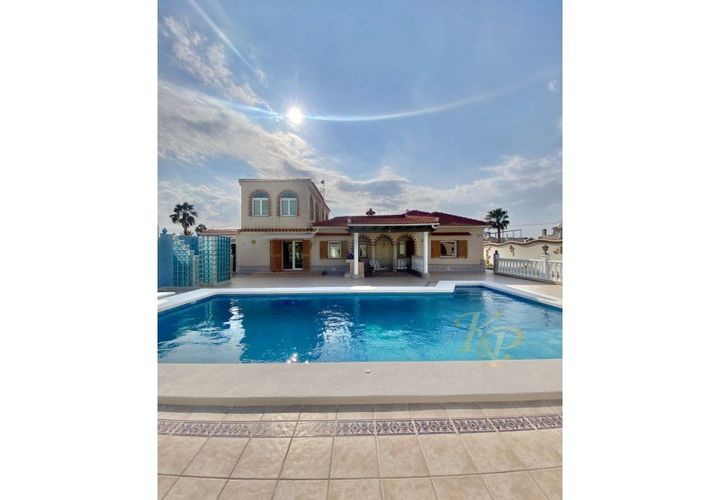 Villa i Torreta, Alicante, Torreta - € 495.000 | Ref: 1003 - foto 1