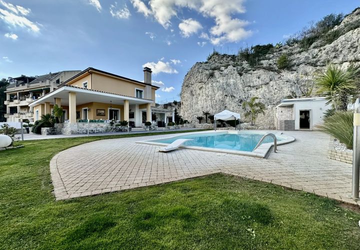 Villa i Canicatti, Agrigento, Canicatti - € 600.000 | Ref: 85392290 - foto 1