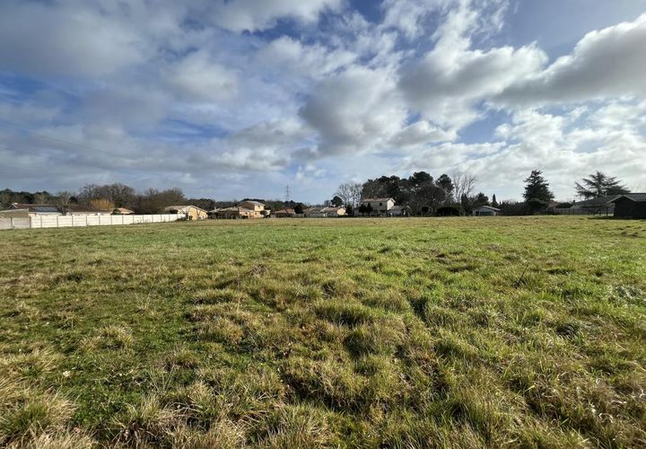Helårsgrund i Léognan, Gironde, Léognan - € 199.500 | Ref: AM-LEOGNAN-582 - foto 1