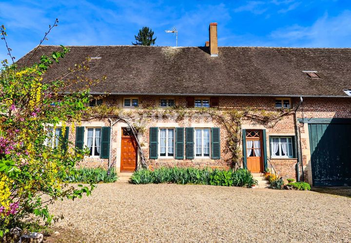 Villa i Chalon-sur-Saône, Saone-et-Loire, Chalon-sur-Saône - € 365.000 | Ref: 70634AH - foto 1