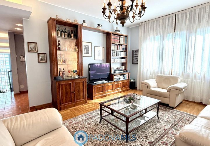 Villa a Padua, Padua, Padua - € 360.000 | Ref: MLS2149-1200 - foto 1