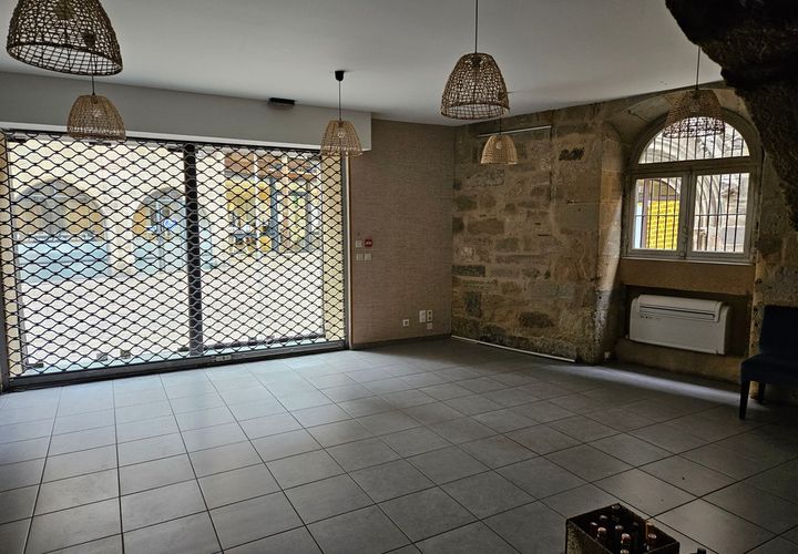 Erhvervsejendom i Figeac, Lot, Figeac - € 235.840 | Ref: 5935_47_ALV - foto 1