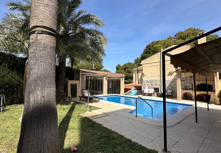 Villa en Torrevieja, Alicante, Torrevieja - € 490.000 | Ref: MCO-34898 - photo 1