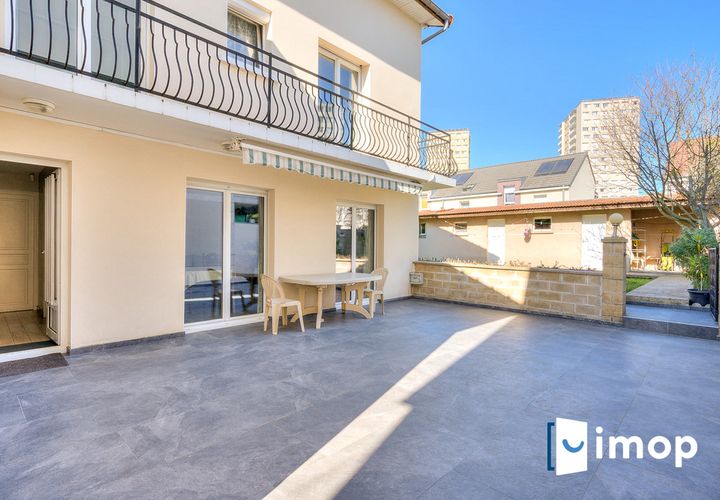 Villa a Drancy, Seine-Saint-Denis, Drancy - € 525.000 | Ref: 3b05d6e816f6814 - foto 1