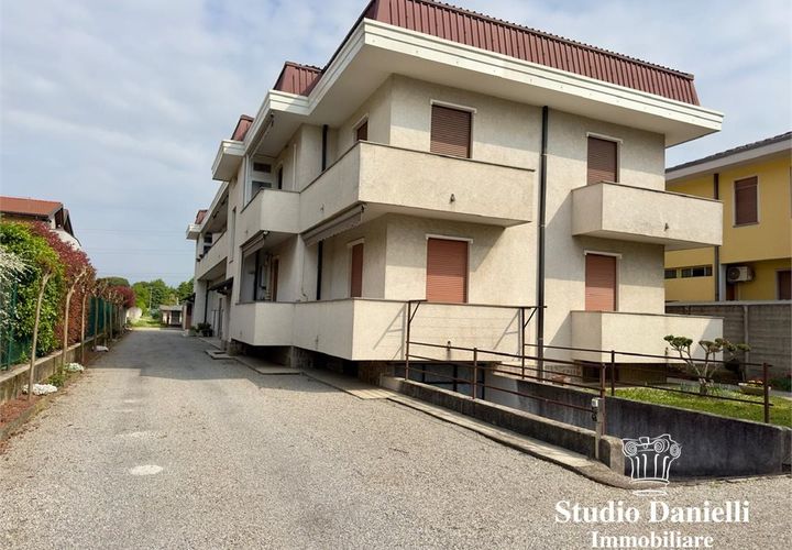 Villa i Macherio, Monza and Brianza, Macherio - € 420.000 | Ref: GF-Via Della Resistenza - foto 1