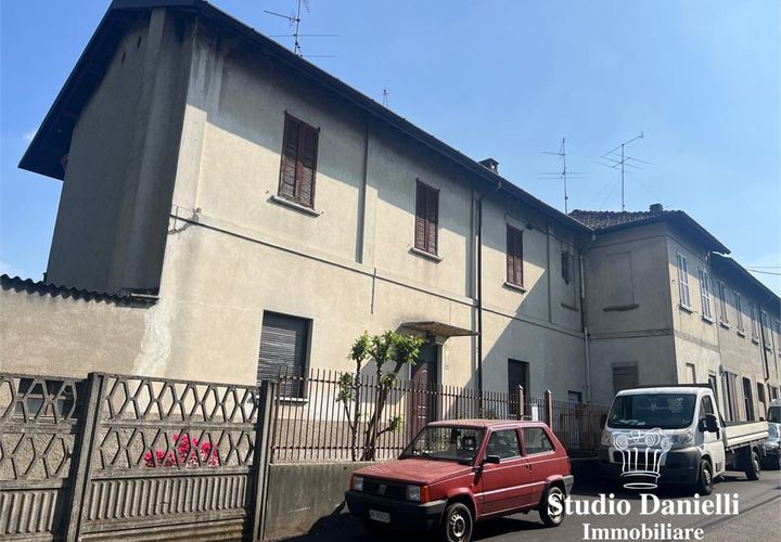 Villa a Carate Brianza, Monza and Brianza, Carate Brianza - € 245.000 | Ref: LD-Via Piave - foto 1