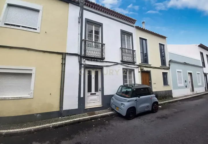 Villa i Ponta Delgada, Sao Miguel, Ponta Delgada - € 255.000 | Ref: C0276-02642 - foto 1