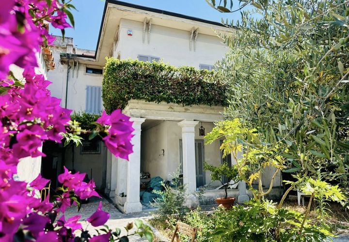 Villa a Carrara, Massa and Carrara, Carrara - € 900.000 | Ref: 107897 - foto 1