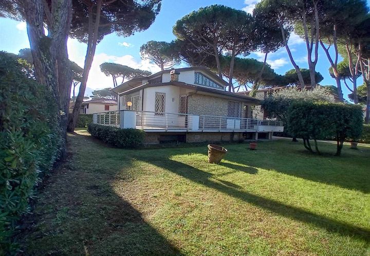 Villa i Pietrasanta, Lucca, Pietrasanta - € 1.800.000 | Ref: A10803RV2525442A-1086111 - foto 1