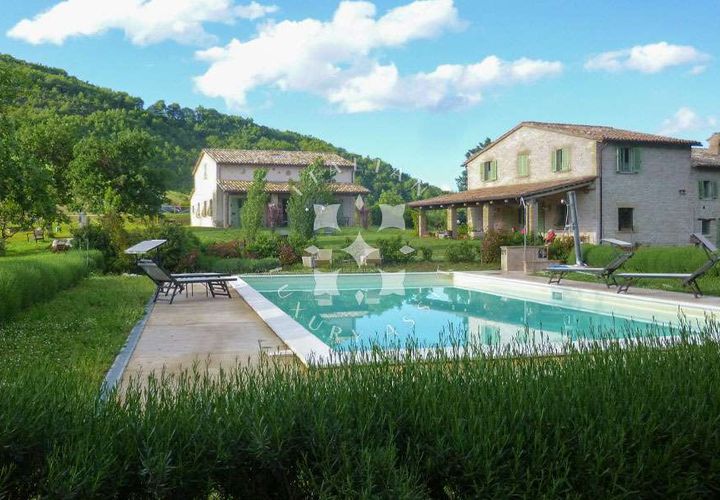 Landejendom i Cagli, Pesaro and Urbino, Cagli - € 1.270.000 | Ref: ila-581-1101797 - foto 1