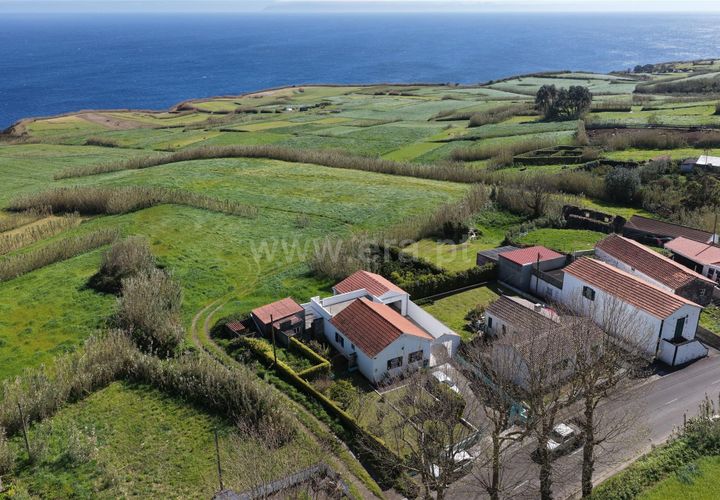 Villa a Horta, Faial, Horta - € 265.000 | Ref: 374260080 - foto 1
