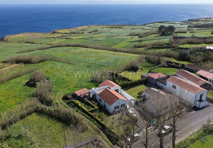 Villa i Horta, Faial, Horta - € 265 000 | Ref: 374260080 - foto 1