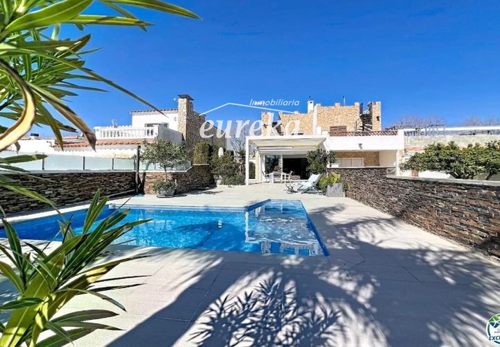 Villa a Empuriabrava, Gerona, Empuriabrava - € 930.000 | Ref: 2549 - foto 1
