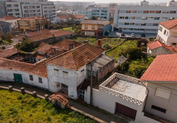 Villa a Esmoriz, Aveiro, Esmoriz - € 220.000 | Ref: CAS_642 - foto 1