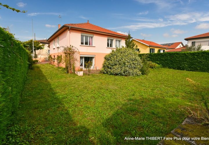 Villa a Bron, Rhone, Bron - € 475.000 | Ref: 340930104684 - foto 1