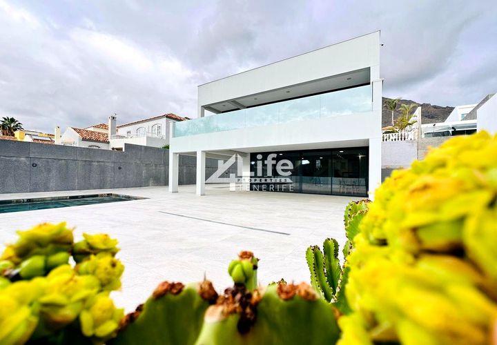 Villa a Adeje, Tenerife, Adeje - € 1.750.000 | Ref: PD-2804263 - foto 1
