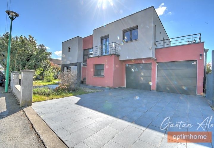 Villa a Talange, Moselle, Talange - € 563.000 | Ref: 830035096519 - foto 1