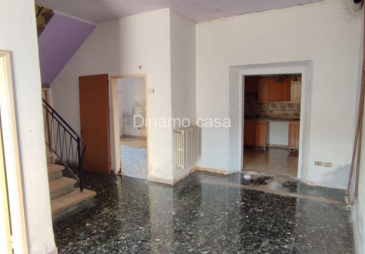 Villa a Prato, Prato, Prato - € 265.000 | Ref: MB265 - foto 1