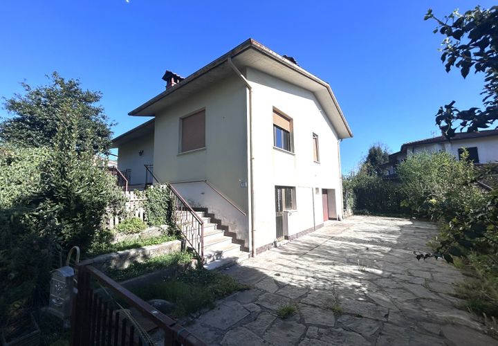 Villa a Barga, Lucca, Barga - € 250.000 | Ref: APS-927 - foto 1