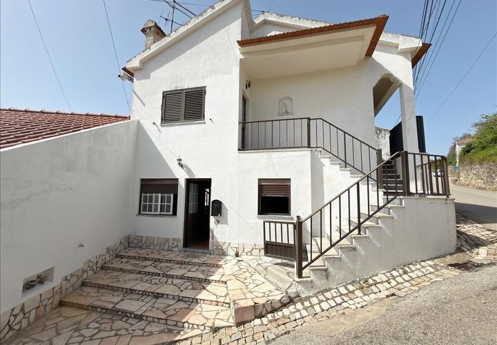 Villa i Alenquer, Lisbon, Alenquer - € 293.000 | Ref: XLRE-0179/12758 - foto 1