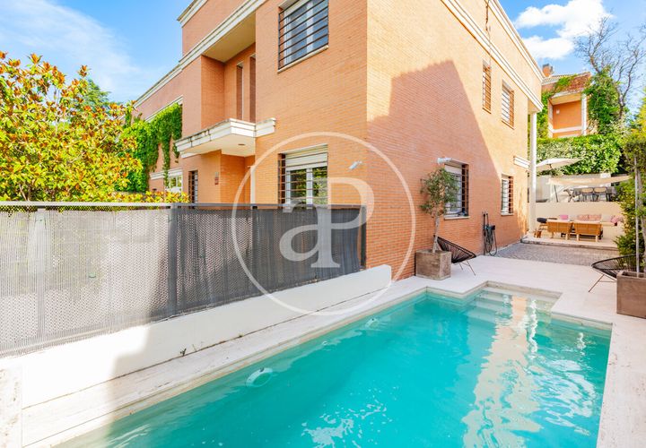 Villa i Madrid, Madrid, Madrid - € 1.450.000 | Ref: VMO2604015 - foto 1