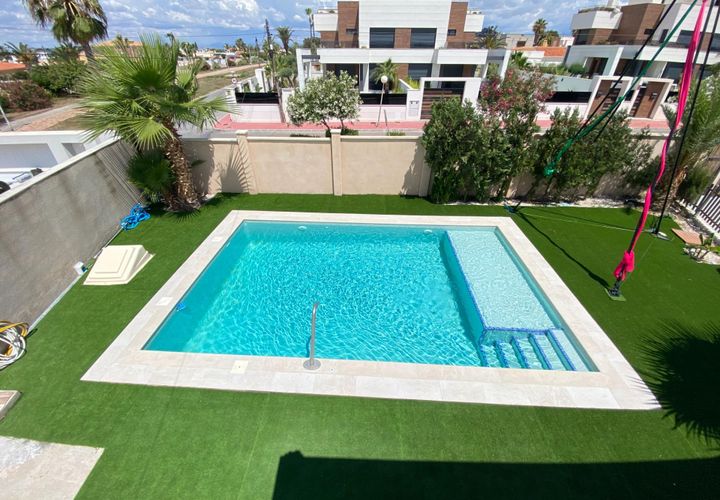 Villa a Torrevieja, Alicante, Torrevieja - € 440.000 | Ref: C1-027/4147 - foto 1