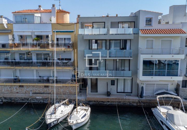 Villa a Empuriabrava, Gerona, Empuriabrava - € 585.000 | Ref: CBR68705 - foto 1