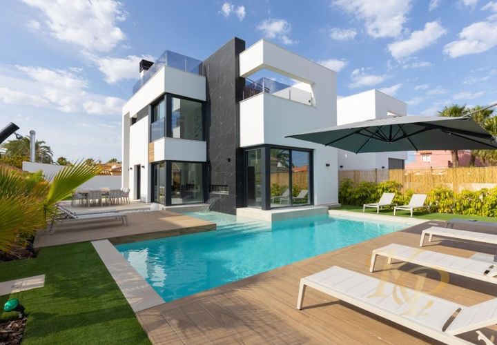 Villa en Torreta, Alicante, Torreta - € 639.000 | Ref: MLSC2832884 - photo 1