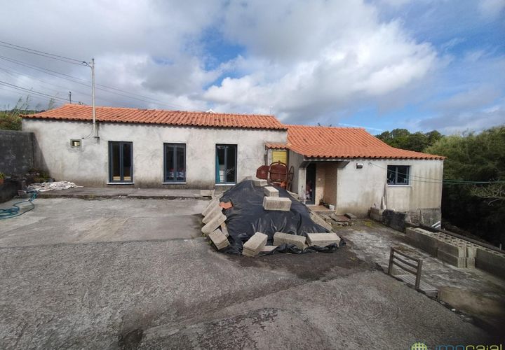 Byhus i Horta, Faial, Horta - € 250.000 | Ref: 1144 - foto 1