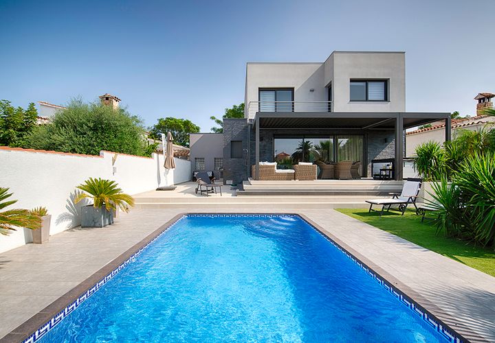 Villa i Empuriabrava, Gerona, Empuriabrava - € 1.115.000 | Ref: W-02WTJQ - foto 1