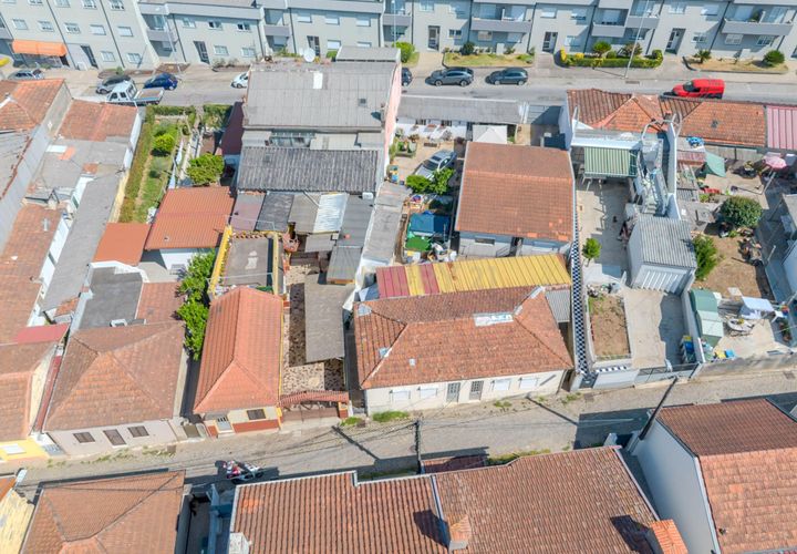 Erhvervsejendom i Valongo, Porto, Valongo - € 229.000 | Ref: C0393-01369 - foto 1