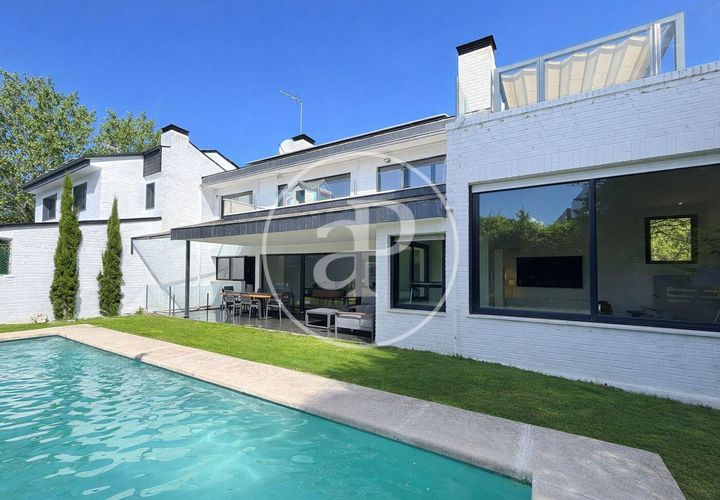 Villa a La Moraleja, Madrid, La Moraleja - € 2.800.000 | Ref: VMN2604014 - foto 1