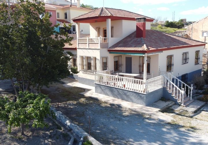 Landsbyhus i Baza, Granada, Baza - € 360.000 | Ref: v3148 - foto 1