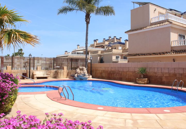 Villa i Orihuela Costa, Alicante, Orihuela Costa - € 255.000 | Ref: MLSC7029539 - foto 1