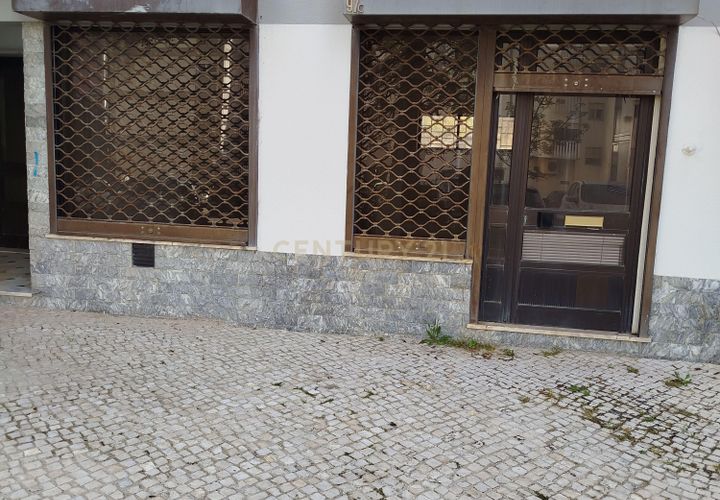 Erhvervsejendom i Carcavelos, Lisbon, Carcavelos - € 217.000 | Ref: C0184-01274 - foto 1