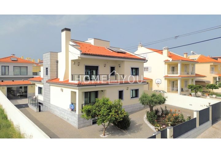 Villa en Carnaxide, Lisbon, Carnaxide - € 1.950.000 | Ref: CAS_160 - photo 1