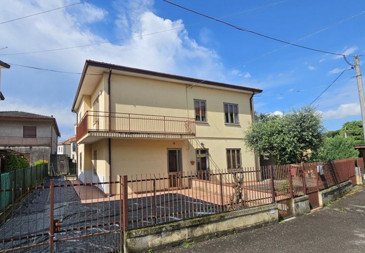 Villa a Este, Padua, Este - € 83.000 | Ref: BIF 497 - foto 1