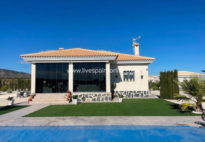 Villa i Pinoso, Alicante, Pinoso - € 332.000 | Ref: 11215 - foto 1