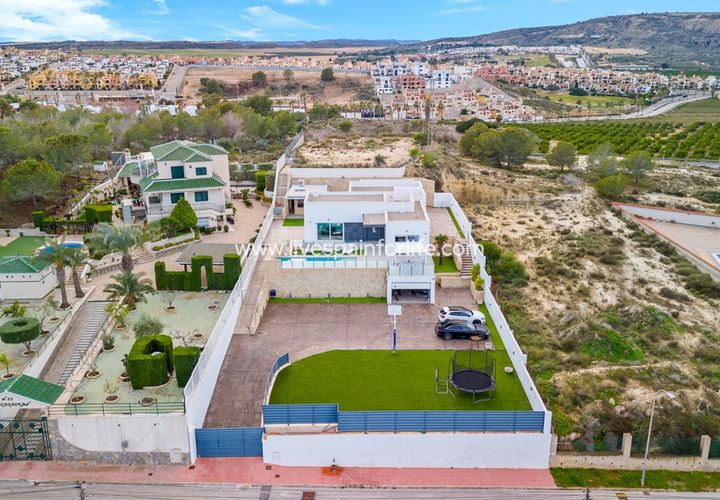 Villa en Algorfa, Alicante, Algorfa - € 899.000 | Ref: LF-18749 - photo 1