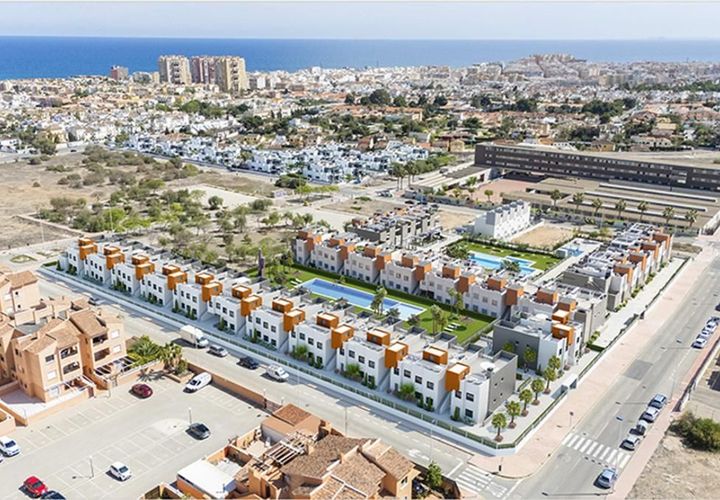 Leilighet i Torrevieja, Alicante, Torrevieja - € 270 900 | Ref: 470949__COMPLEX__164/13477 - foto 1