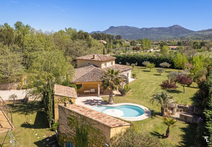 Villa i Trets, Bouches-du-Rhone, Trets - € 1.675.000 | Ref: HH-16162215 - foto 1