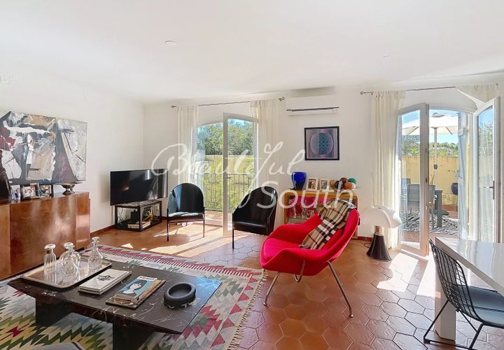 Landejendom i Baixas, Pyrenees-Orientales, Baixas - € 187.000 | Ref: VH1205 - foto 1