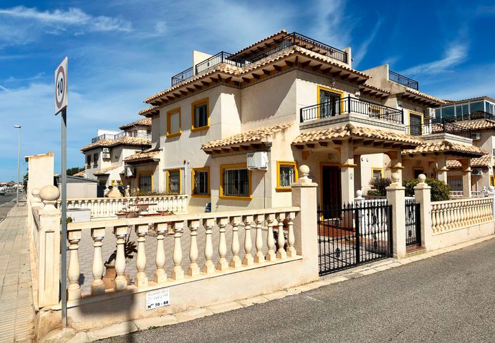 Byhus i La Zenia, Alicante, La Zenia - € 239.000 | Ref: 27-76-388-11-764/76985 - foto 1