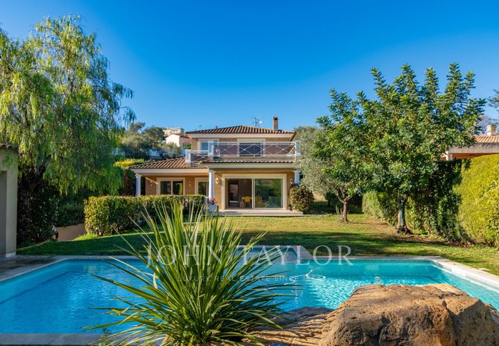Villa i Antibes, Alpes-Maritimes, Antibes - € 1.650.000 | Ref: V0701AN - foto 1
