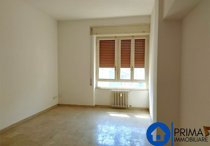 Apartament a Terni, Terni, Terni - € 550/mes | Ref: AIU-2093 - foto 1
