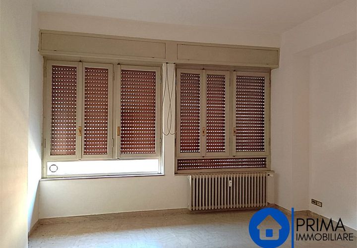 L'establiment comercial a Terni, Terni, Terni - € 650/mes | Ref: NUC-2094 - foto 1