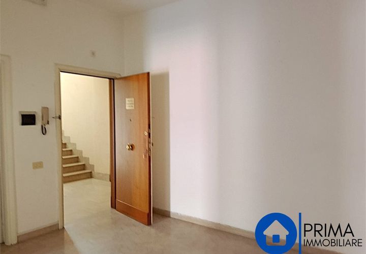 L'establiment comercial a Terni, Terni, Terni - € 800/mes | Ref: EHF-2095 - foto 1