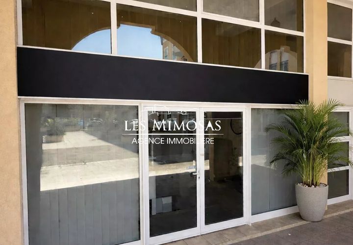 Erhvervsejendom i Frejus, Var, Frejus - € 336.000 | Ref: 7299 - foto 1